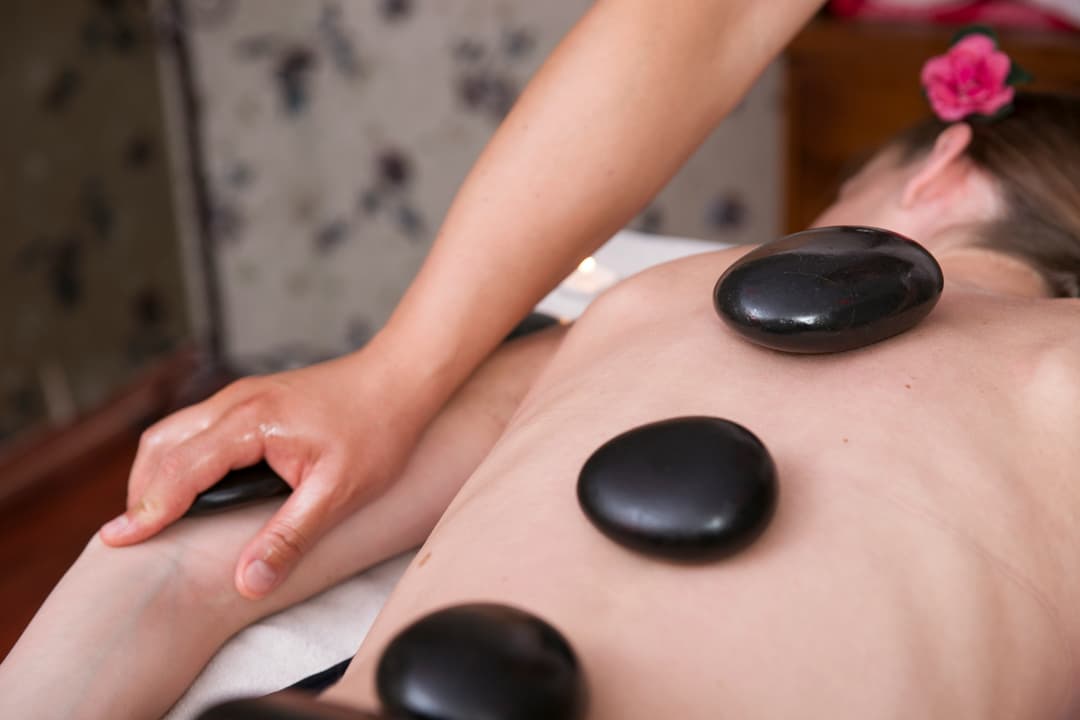 picture of a hot stone massage
